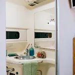 Sleepboat Yacht ספינת מלון *