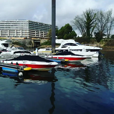 Sleepboat Yacht Porto