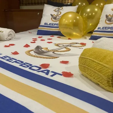 Sleepboat Yacht 보트호텔