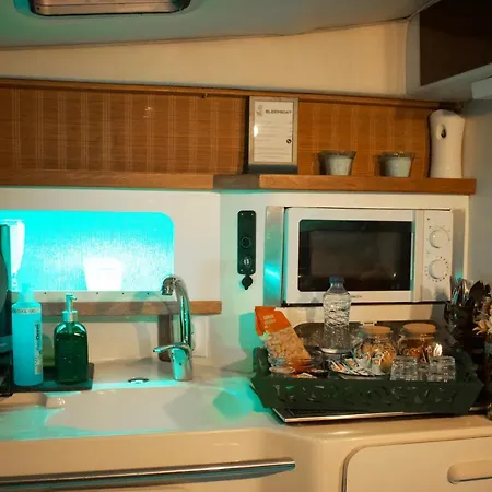 Sleepboat Yacht * 포르투