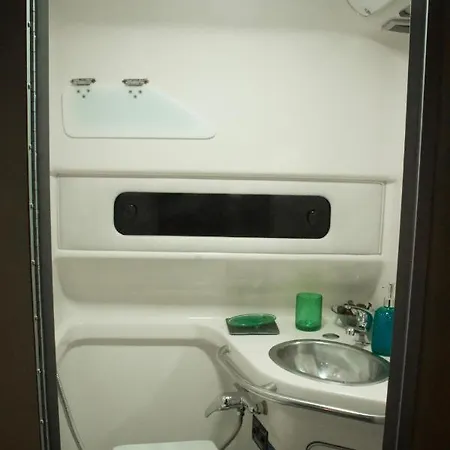 Sleepboat Yacht * 포르투