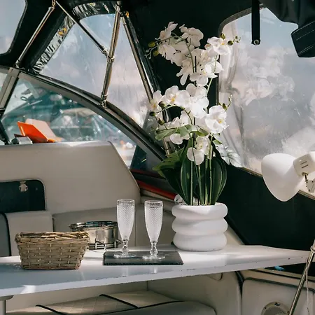 ספינת מלון Sleepboat Yacht In Douro