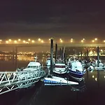 Sleepboat Yacht ספינת מלון פורטו
