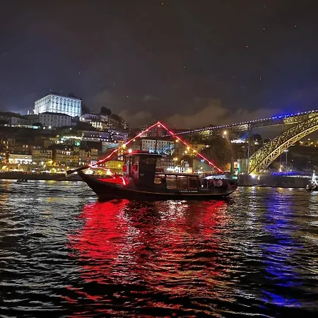 Sleepboat Yacht In Douro Porto